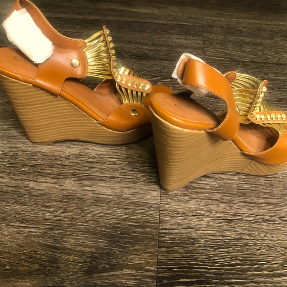 Wild Diva brown and gold wedges. - Picture 5 of 8